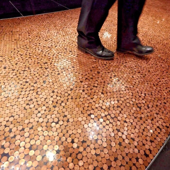 Floor & table resin coin floor